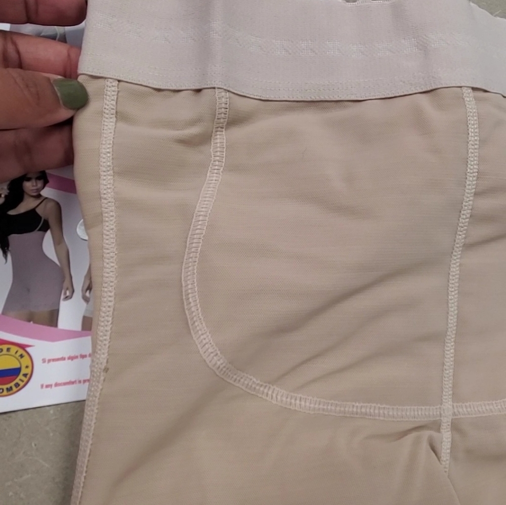 Black - SHAPEWEAR / COMPRESSION SHORT THIGH-length - Picture 5 of 9